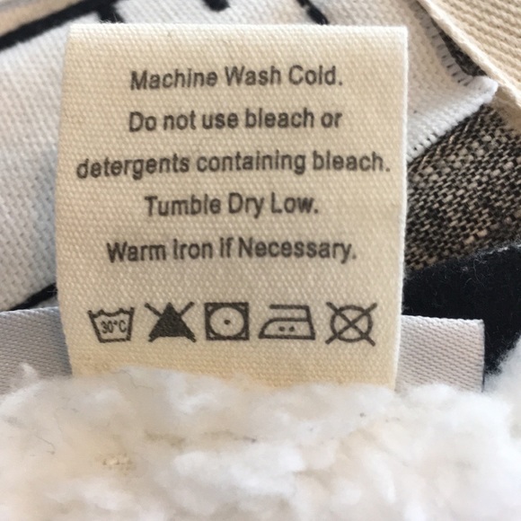 🆕Rae Dunn LOVE Buffalo Check Sherpa Throw - Picture 8 of 8